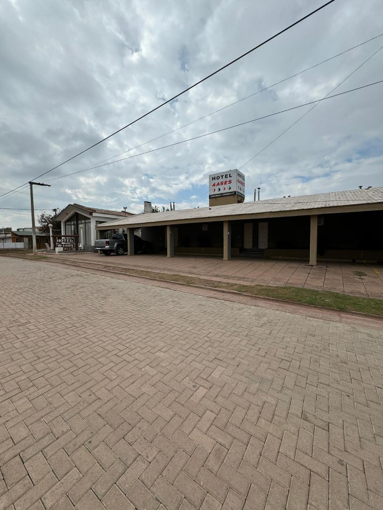 Hotel 4 Ases Embalse Exterior photo